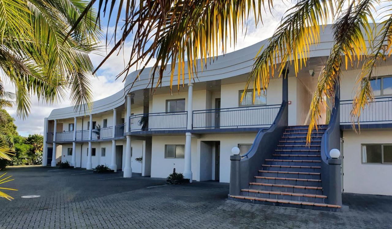 Breakers Motel Whangamata Bagian luar foto