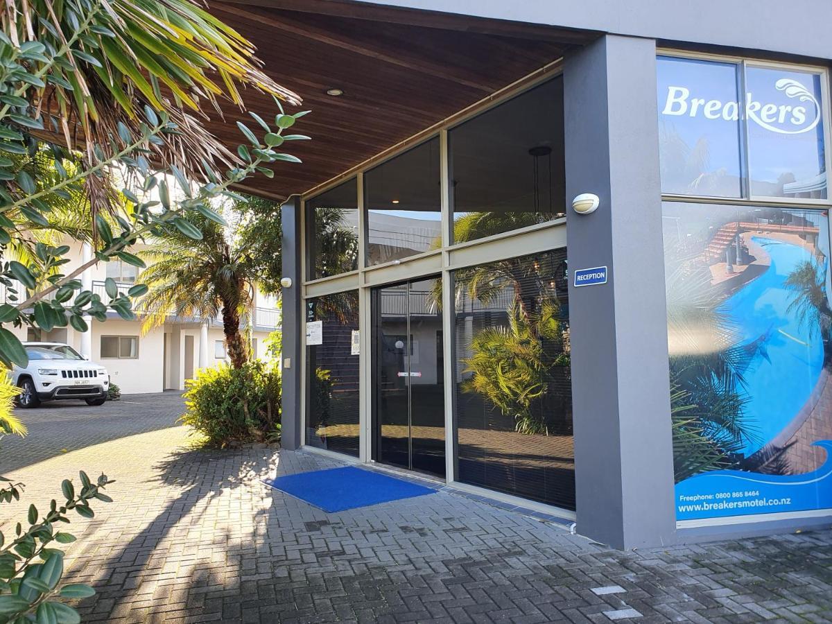 Breakers Motel Whangamata Bagian luar foto