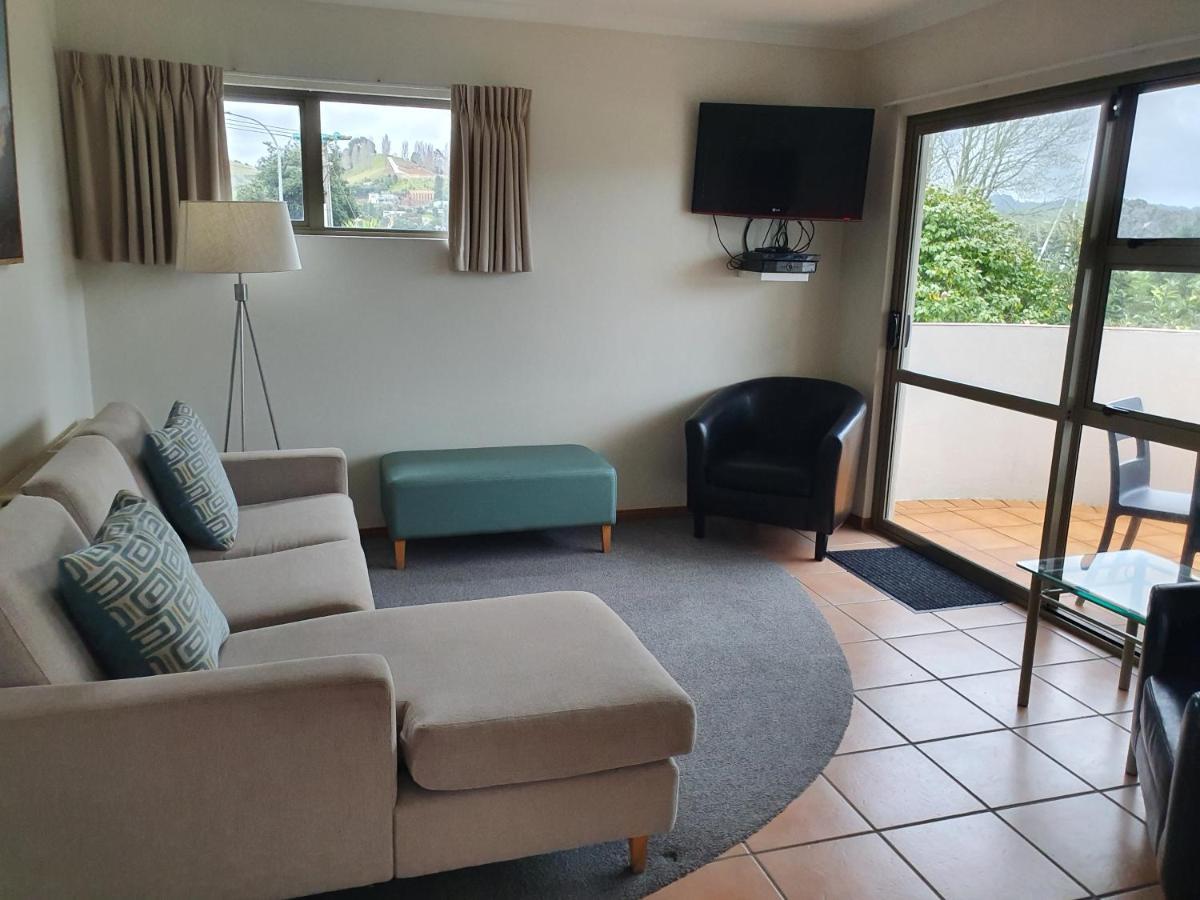 Breakers Motel Whangamata Bagian luar foto