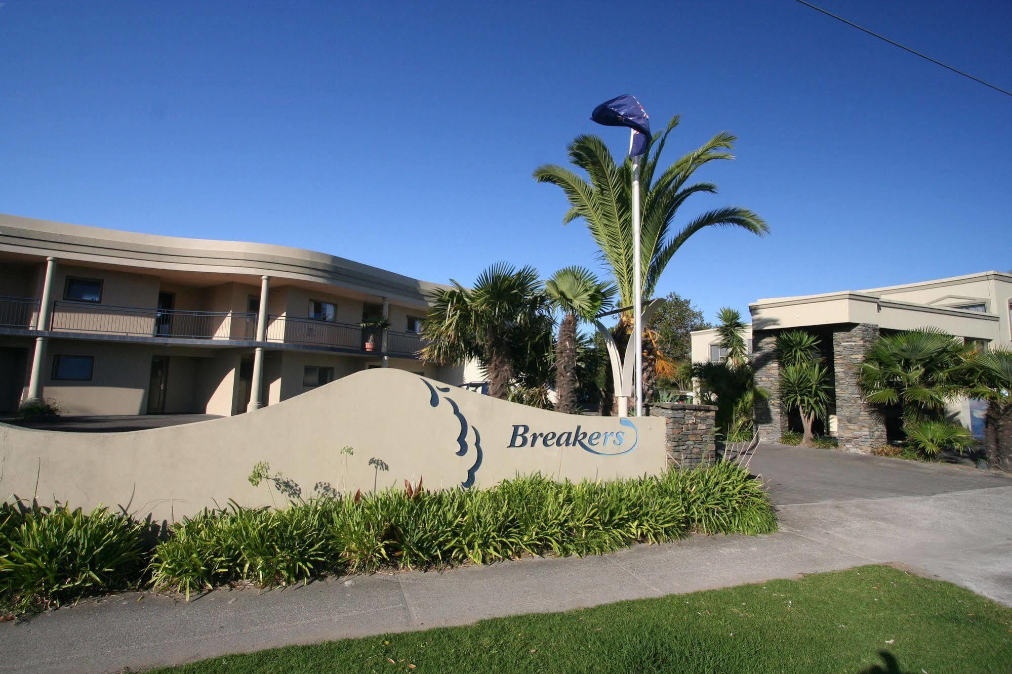 Breakers Motel Whangamata Bagian luar foto