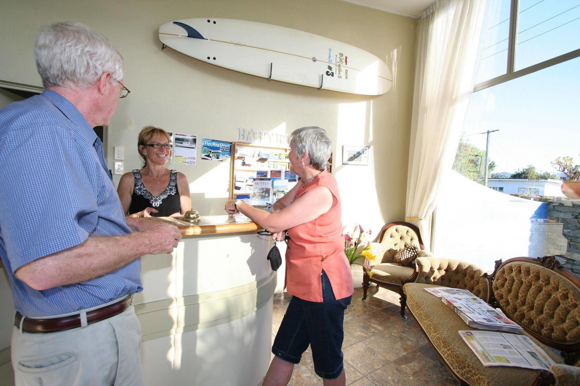 Breakers Motel Whangamata Bagian luar foto